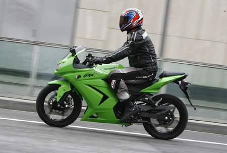 Kawasaki Ninja 250R - отлично подходит для каждодневной езды